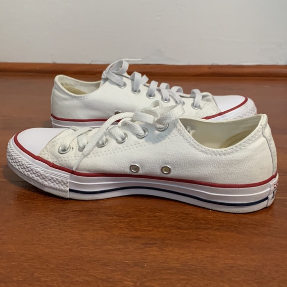 Unisex Classic Converse Sneakers, Size 7 - Picture 4 of 9